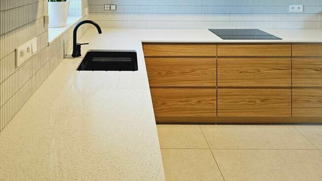 Blat kuchenny z konglomeratu - na wymiar, montaż