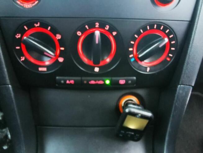 1.6 benzyna 105KM ! Klimatyzacja! Jeździ! Skręca ! Hamuje !