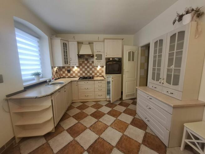 Dom z działką i miejscem parkingowym