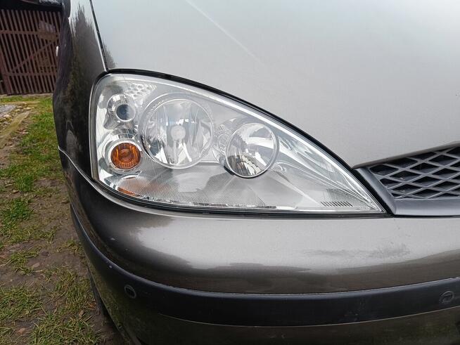 Polerowanie reflektorów samochodowych