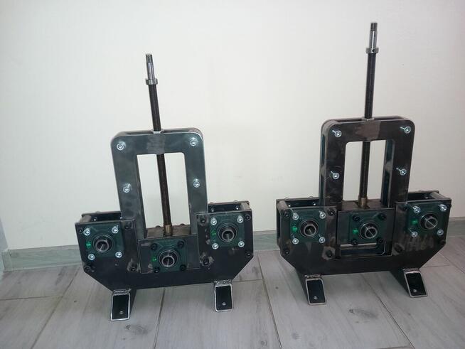 Gotowa, solidna, rama giętarki do profili i rur stalowych.