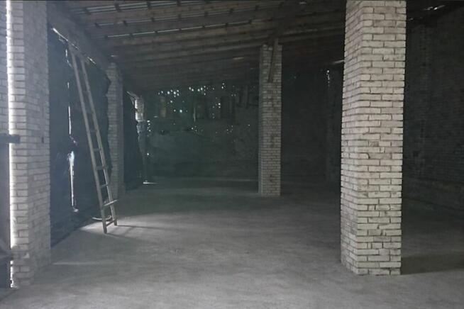 Wynajmę lokale pod magazyn 588m2 (garaż, stodoła)