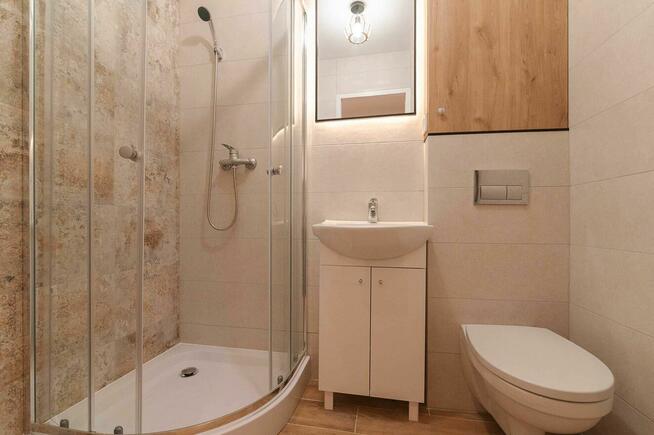 Kawalerka po generalnym remoncie, balkon WYPOSAŻONA