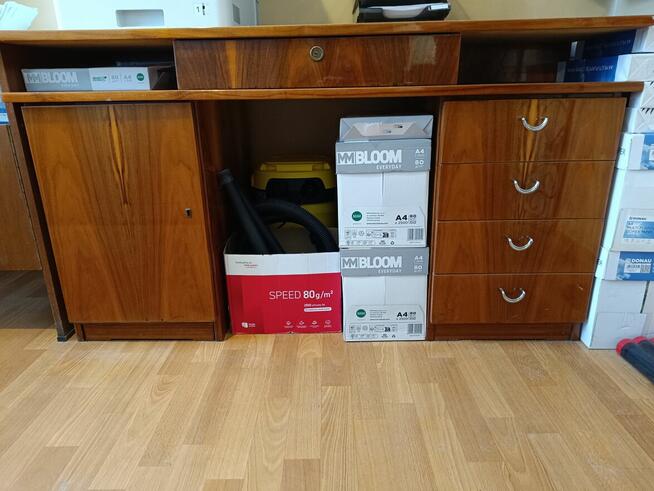 Sprzedam stare biurka – idealne do renowacji