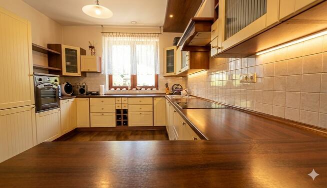 Posiadłość otulona zielenią 1,37ha ,Dwa domy , piękny ogród