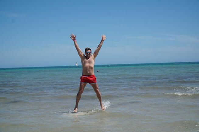 Facet który może powodować uśmiech i motyle w brzuchu