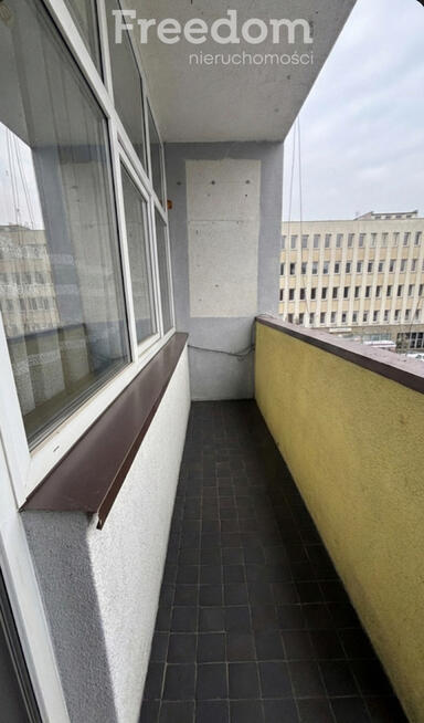 Mieszkanie z dużym balkonem i piwnica 2 pokoje