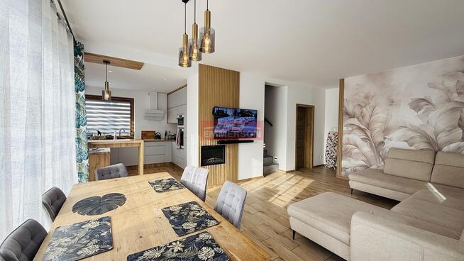 wolnostojący/14 arów/wykończony