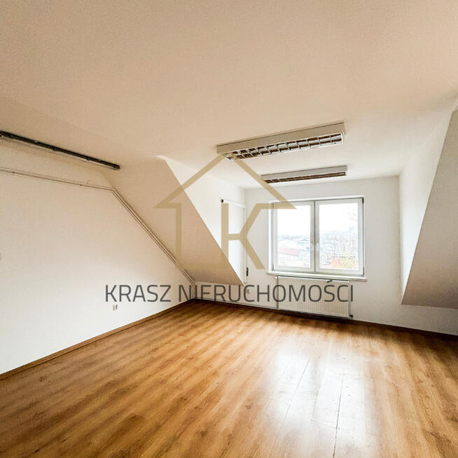 Przestronny i pełen światła lokal do wynajęcia