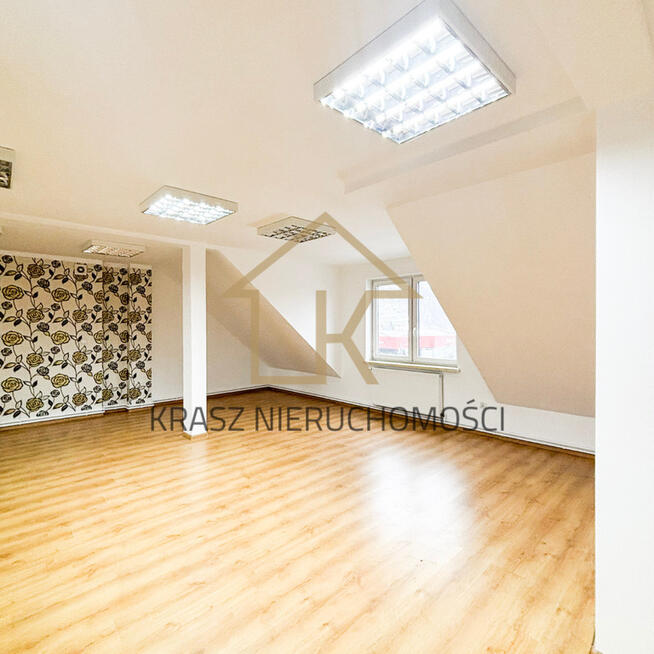 Przestronny i pełen światła lokal do wynajęcia
