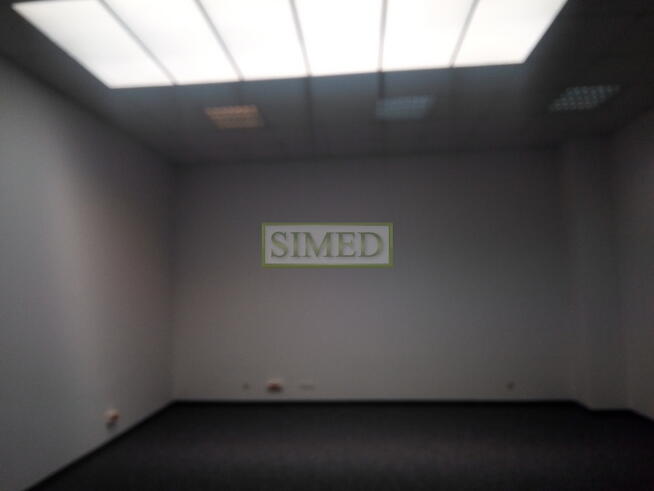 Pokój 36 m2,ochrona,świetliki dachowe .