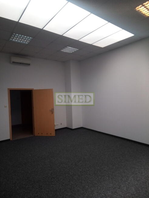 Pokój 36 m2,ochrona,świetliki dachowe .