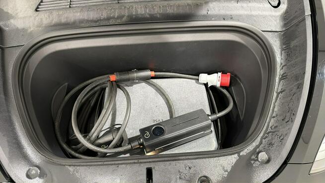 Tesla Y Model Y Long Range AWD Hatchback hak