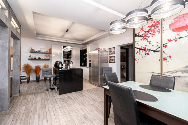 Na sprzedaż przestronny dom parterowy z garażem