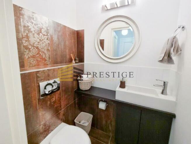 Apartament z tarasem przy metrze
