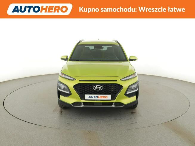 Hyundai Kona navi klima auto grzane fotele kamera i czujniki parkowania hak