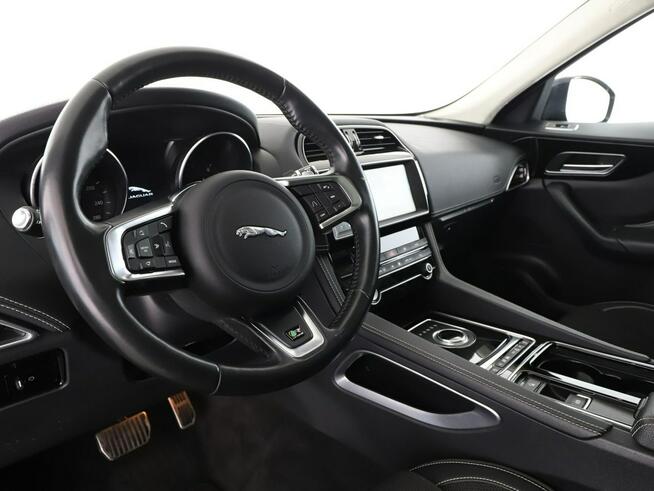 Jaguar F-PACE 25d Automat R-Sport AWD Panorama Navi Tempomat Meridian Xenon Kamera