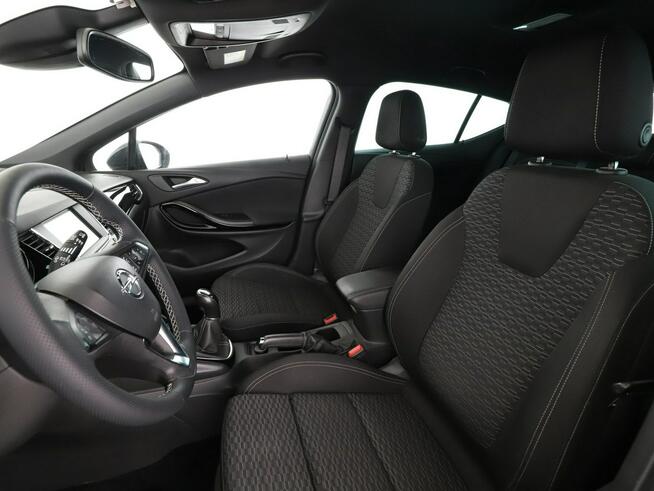 Opel Astra klima auto kamery czujniki parkowania tempomat multifunkcja