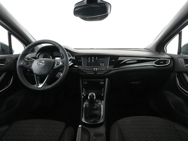 Opel Astra klima auto kamery czujniki parkowania tempomat multifunkcja