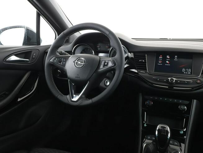 Opel Astra klima auto kamery czujniki parkowania tempomat multifunkcja