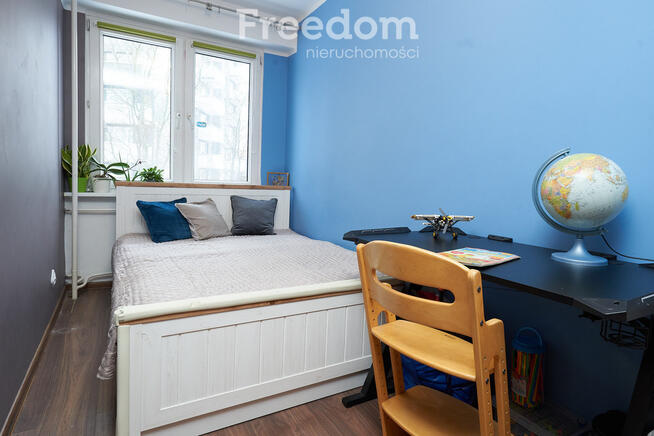 Dwupokojowe mieszkanie na 2 piętrze.