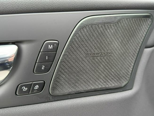 Volvo XC 60 T4 R-Design! Salon PL! I właściciel! Intellisafe pro! Winter! LIght