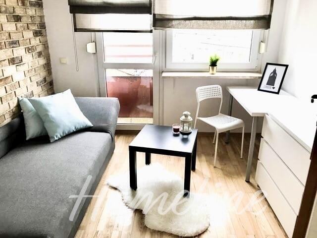 Nowy dwór / Balkon/ Piwnica