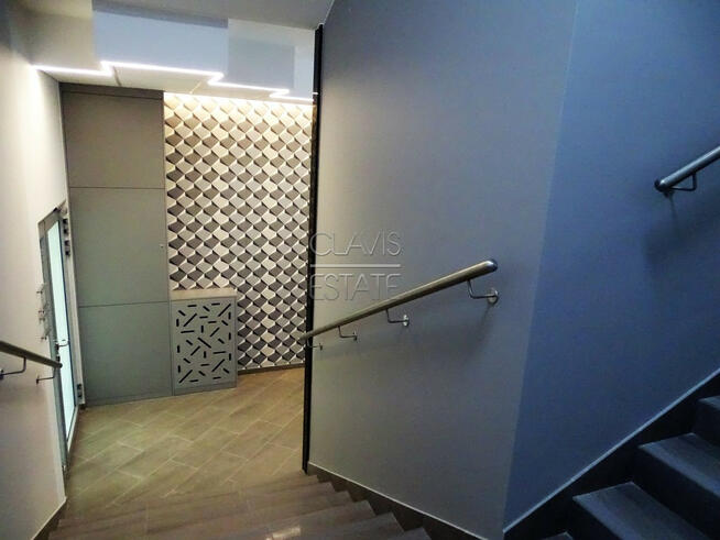 Lokal usługowy lub biuro w nowoczesnym budynku