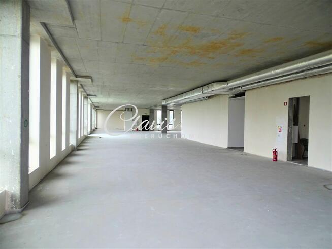 Open space przy głównej ulicy - do własnej aranżacji