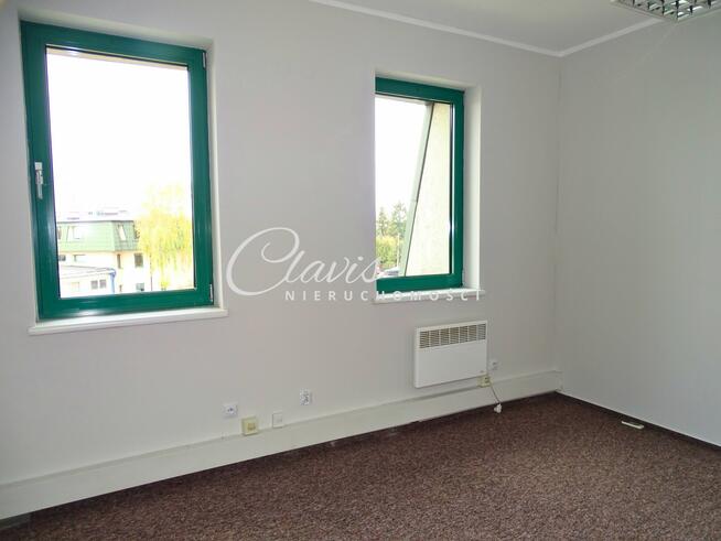 Lokale na terenie magazynowo-biurowym, różne powierzchnie – od 21m2 do 90m2