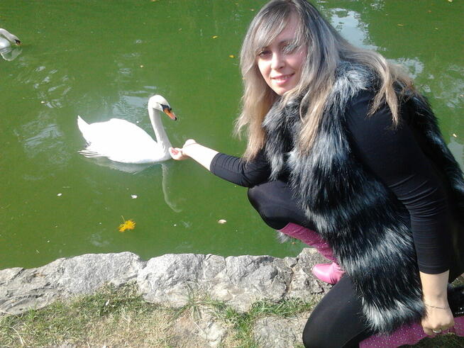 Kobieta szuka pracy dodatkowej