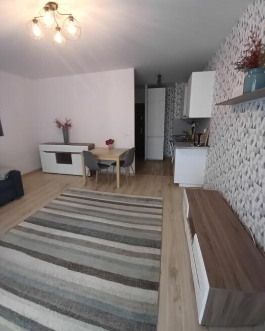 Ładna kawalerka z piwnicą i miejscem postojowym