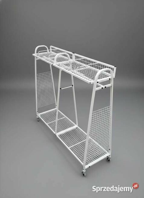 Wieszak mobilny na odzież dla personelu medycznego