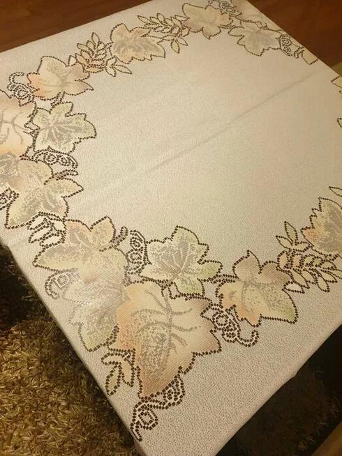 Żakardowy obrus ecru w kolorowe liście 100 x145