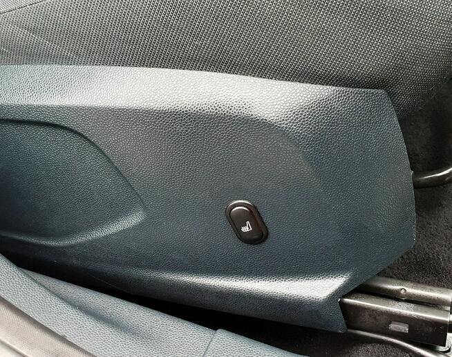 Ford Fiesta Podgrzewane Fotele Podgrzewana przednia szyba/Zestaw głośnomówiący