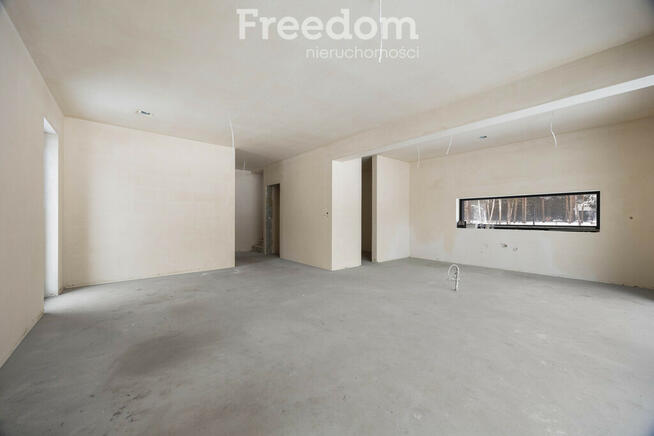 Dom przy rezerwacie przyrody.