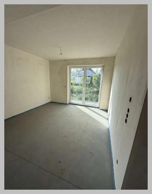 Nowe mieszkanie dwupoziomowe z widokiem na góry.