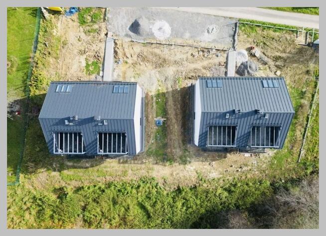 Nowe mieszkanie dwupoziomowe z widokiem na góry.