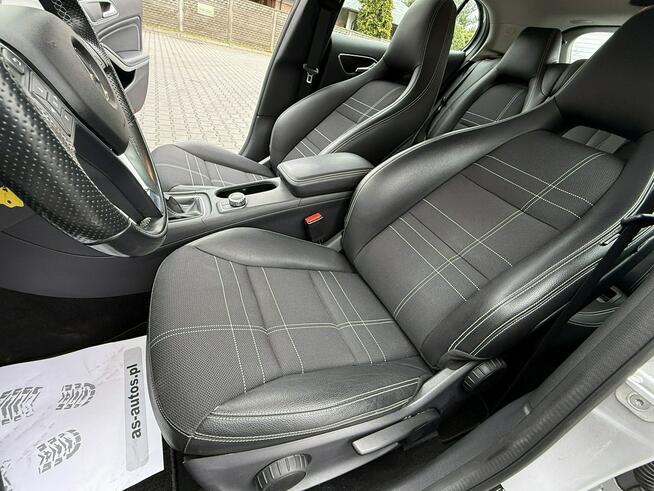 Mercedes GLA 200 1.6i 156KM Navi/Alu17/SerwisASO/PDC/Xenon/Led/Perfekcyjny