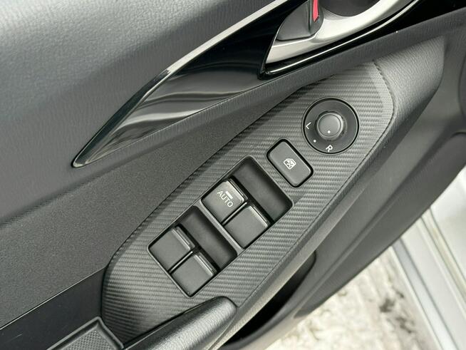 Mazda 3 1.5i 100KM/SkyActive-G/Alufelgi/Pod.Fotele/Serwis/Alu/Model2014