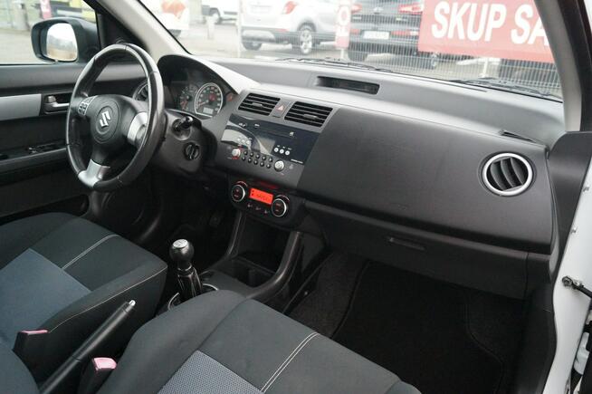 Suzuki Swift SPORT NAVI KLIMATRONIC 1,3 92 KM Z NIEMIEC DOINWESTOWANY SPRAWNY