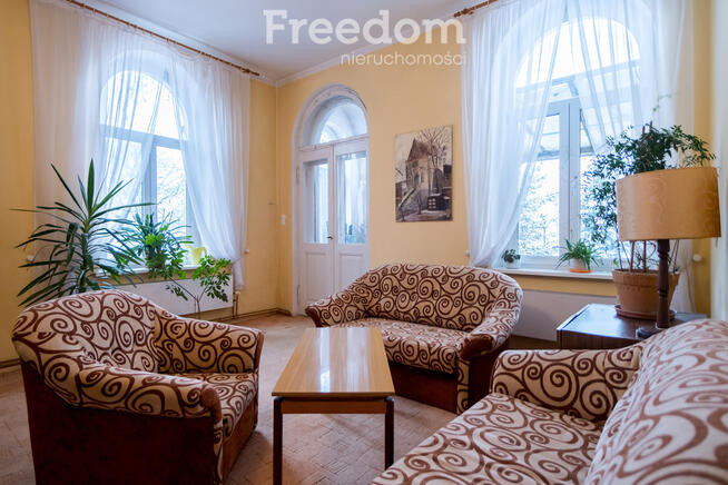 Duże mieszkanie w pięknej kamienicy blisko jeziora