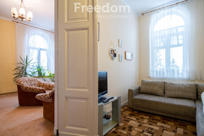 Duże mieszkanie w pięknej kamienicy blisko jeziora