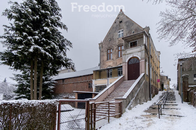 Duże mieszkanie w pięknej kamienicy blisko jeziora