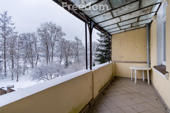 Duże mieszkanie w pięknej kamienicy blisko jeziora