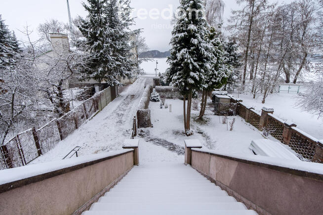 Duże mieszkanie w pięknej kamienicy blisko jeziora
