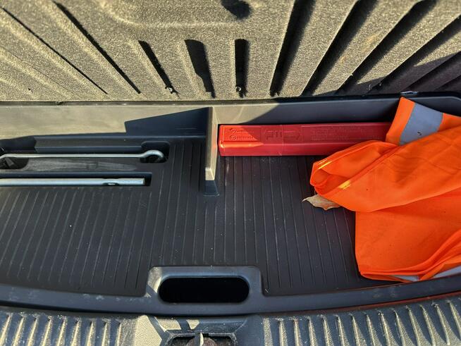 Mazda 5 1,8 benzyna, klimatyzacja, 7 miejsc ,przyciemniane szyby, isofix