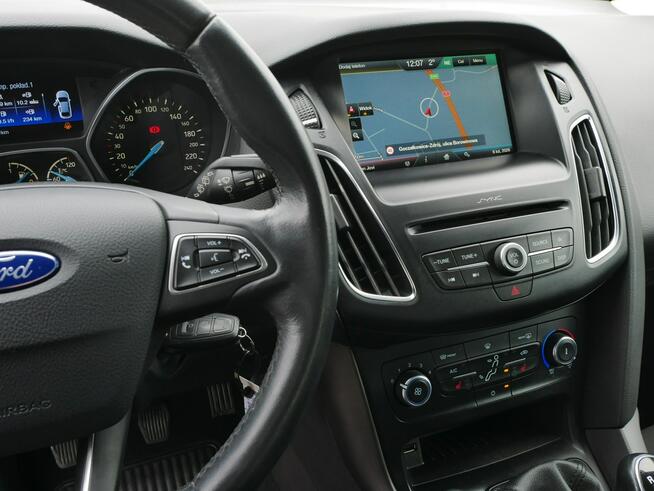 Ford Focus 1.0 125KM Kombi -Hak -Nowy rozrząd -Pak zima -Kamera -Navi -GWARANCJA