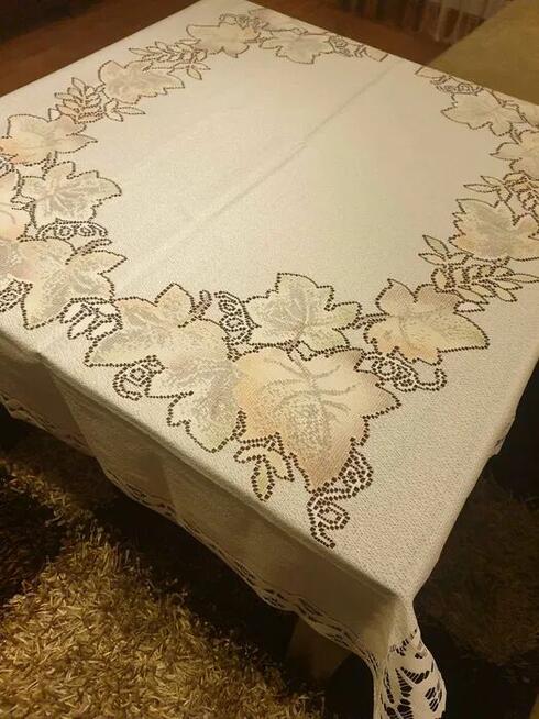 Żakardowy obrus ecru w kolorowe liście 100 x145