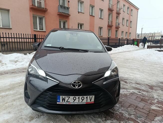 Sprzedam Yaris z niskim przebiegiem